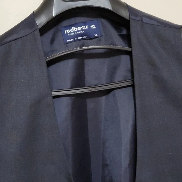 Suits - Picture 3 of 3